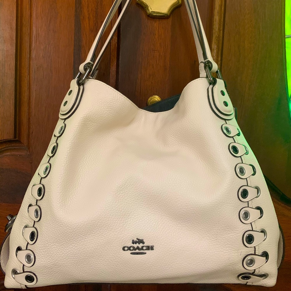 Coach Edie 21 with links.